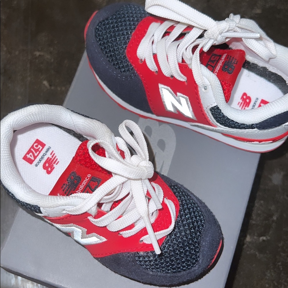 Infant New Balance red and blue 6c